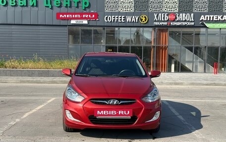 Hyundai Solaris II рестайлинг, 2011 год, 680 000 рублей, 2 фотография
