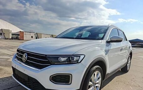 Volkswagen T-Roc I, 2022 год, 2 050 000 рублей, 3 фотография