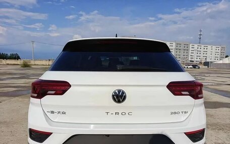 Volkswagen T-Roc I, 2022 год, 2 050 000 рублей, 5 фотография