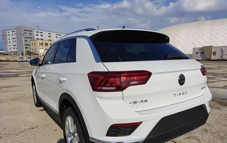 Volkswagen T-Roc I, 2022 год, 2 050 000 рублей, 6 фотография