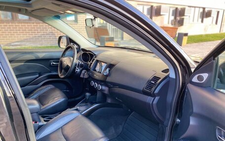 Mitsubishi Outlander III рестайлинг 3, 2007 год, 1 070 000 рублей, 8 фотография