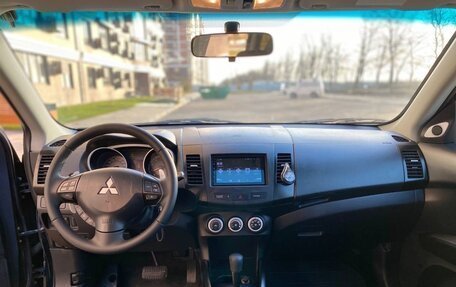 Mitsubishi Outlander III рестайлинг 3, 2007 год, 1 070 000 рублей, 9 фотография