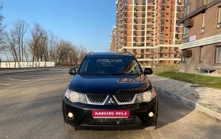 Mitsubishi Outlander III рестайлинг 3, 2007 год, 1 070 000 рублей, 2 фотография