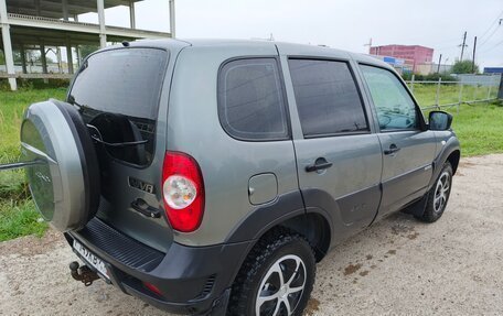 Chevrolet Niva I рестайлинг, 2018 год, 660 000 рублей, 2 фотография