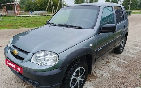 Chevrolet Niva I рестайлинг, 2018 год, 660 000 рублей, 5 фотография