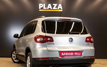 Volkswagen Tiguan I, 2010 год, 999 000 рублей, 3 фотография