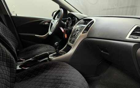 Opel Astra J, 2011 год, 689 777 рублей, 11 фотография