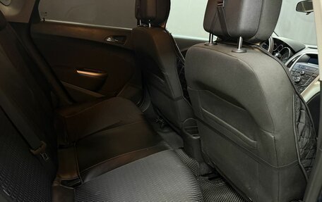 Opel Astra J, 2011 год, 689 777 рублей, 10 фотография