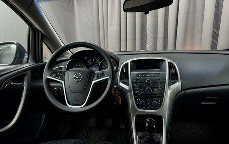 Opel Astra J, 2011 год, 689 777 рублей, 12 фотография