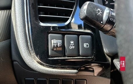 Mitsubishi Outlander III рестайлинг 3, 2018 год, 1 753 000 рублей, 9 фотография