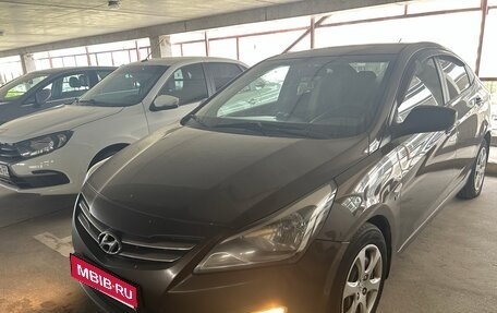 Hyundai Solaris II рестайлинг, 2015 год, 850 000 рублей, 1 фотография