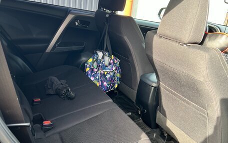 Toyota RAV4, 2018 год, 2 980 000 рублей, 6 фотография