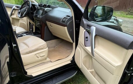 Toyota Land Cruiser Prado 150 рестайлинг 2, 2014 год, 3 000 000 рублей, 6 фотография
