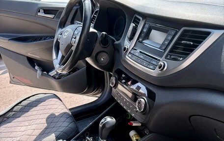 Hyundai Tucson III, 2017 год, 1 980 000 рублей, 11 фотография