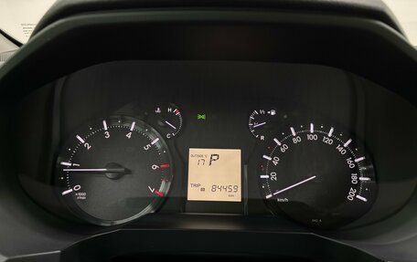 Toyota Land Cruiser Prado 150 рестайлинг 2, 2019 год, 3 840 000 рублей, 10 фотография