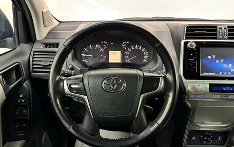 Toyota Land Cruiser Prado 150 рестайлинг 2, 2019 год, 3 840 000 рублей, 9 фотография
