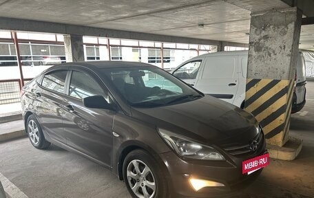 Hyundai Solaris II рестайлинг, 2015 год, 850 000 рублей, 3 фотография