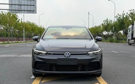 Volkswagen Golf VIII, 2023 год, 1 990 000 рублей, 2 фотография