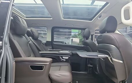 Mercedes-Benz V-Класс, 2024 год, 8 500 000 рублей, 6 фотография