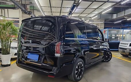 Mercedes-Benz V-Класс, 2024 год, 8 500 000 рублей, 4 фотография