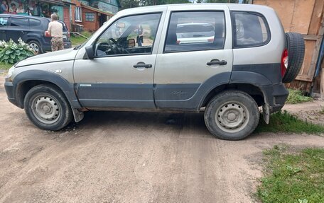 Chevrolet Niva I рестайлинг, 2012 год, 300 000 рублей, 4 фотография