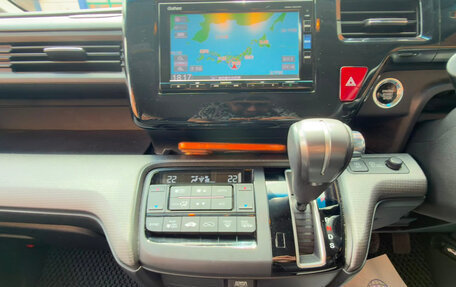 Honda Stepwgn IV, 2018 год, 2 590 000 рублей, 12 фотография