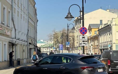 Maserati Levante I, 2022 год, 6 900 000 рублей, 8 фотография
