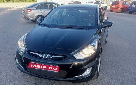 Hyundai Solaris II рестайлинг, 2012 год, 870 000 рублей, 1 фотография