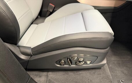Porsche Cayenne, 2026 год, 31 000 000 рублей, 15 фотография