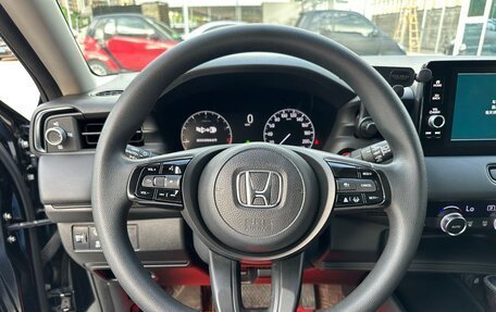 Honda Vezel, 2023 год, 1 800 000 рублей, 8 фотография