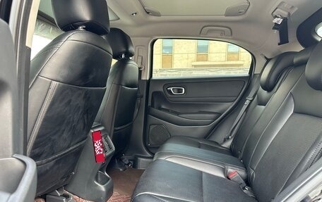 Honda Vezel, 2023 год, 1 800 000 рублей, 12 фотография