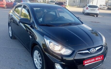 Hyundai Solaris II рестайлинг, 2012 год, 870 000 рублей, 2 фотография