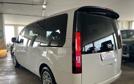Hyundai Staria, 2025 год, 5 595 000 рублей, 15 фотография