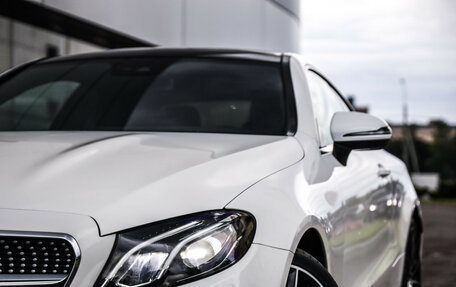 Mercedes-Benz E-Класс, 2017 год, 3 849 000 рублей, 2 фотография