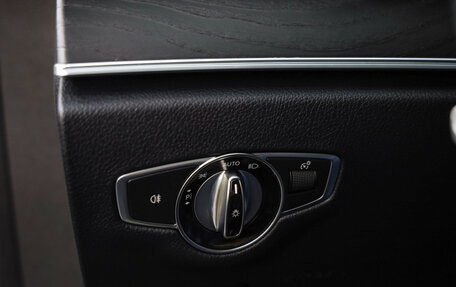 Mercedes-Benz E-Класс, 2017 год, 3 849 000 рублей, 25 фотография
