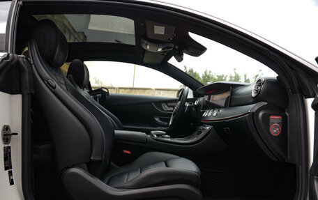 Mercedes-Benz E-Класс, 2017 год, 3 849 000 рублей, 28 фотография