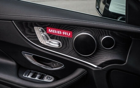 Mercedes-Benz E-Класс, 2017 год, 3 849 000 рублей, 26 фотография