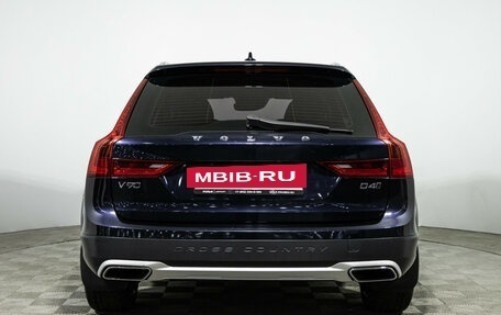 Volvo V90 Cross Country I рестайлинг, 2017 год, 2 899 700 рублей, 7 фотография