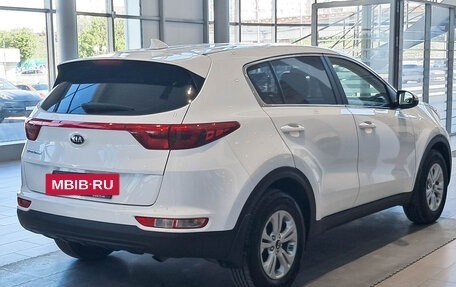 KIA Sportage IV рестайлинг, 2018 год, 1 820 000 рублей, 5 фотография