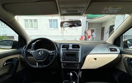 Volkswagen Polo VI (EU Market), 2015 год, 900 000 рублей, 5 фотография