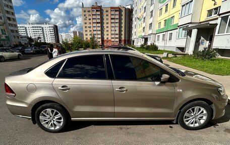 Volkswagen Polo VI (EU Market), 2015 год, 900 000 рублей, 4 фотография