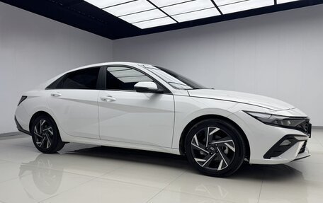 Hyundai Elantra, 2023 год, 1 875 000 рублей, 5 фотография