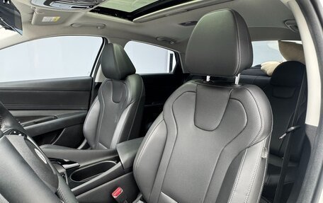 Hyundai Elantra, 2023 год, 1 875 000 рублей, 12 фотография