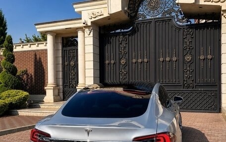 Tesla Model S I, 2015 год, 1 900 000 рублей, 2 фотография