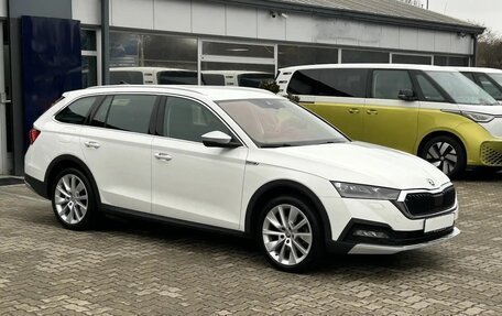 Skoda Octavia IV, 2022 год, 2 300 000 рублей, 2 фотография