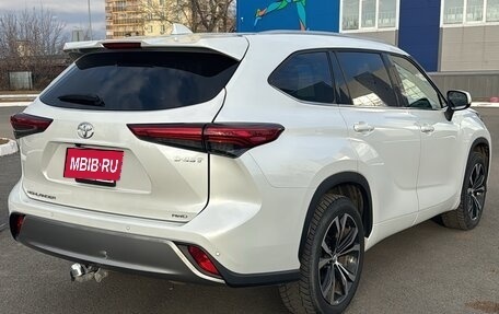 Toyota Highlander, 2023 год, 5 300 000 рублей, 4 фотография