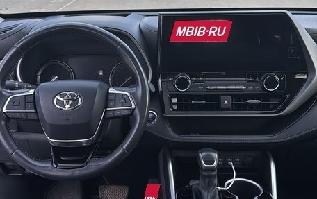 Toyota Highlander, 2023 год, 5 300 000 рублей, 6 фотография