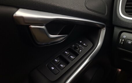 Volvo V40 Cross Country I, 2019 год, 2 100 000 рублей, 17 фотография