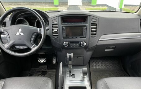 Mitsubishi Pajero IV, 2014 год, 2 450 000 рублей, 9 фотография