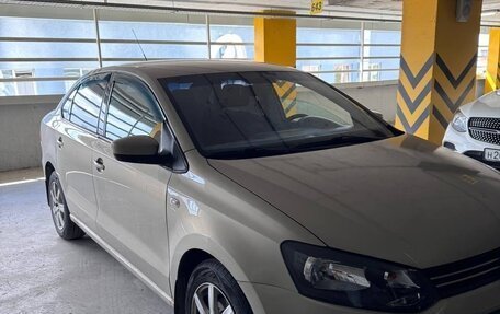 Volkswagen Polo VI (EU Market), 2011 год, 670 000 рублей, 2 фотография